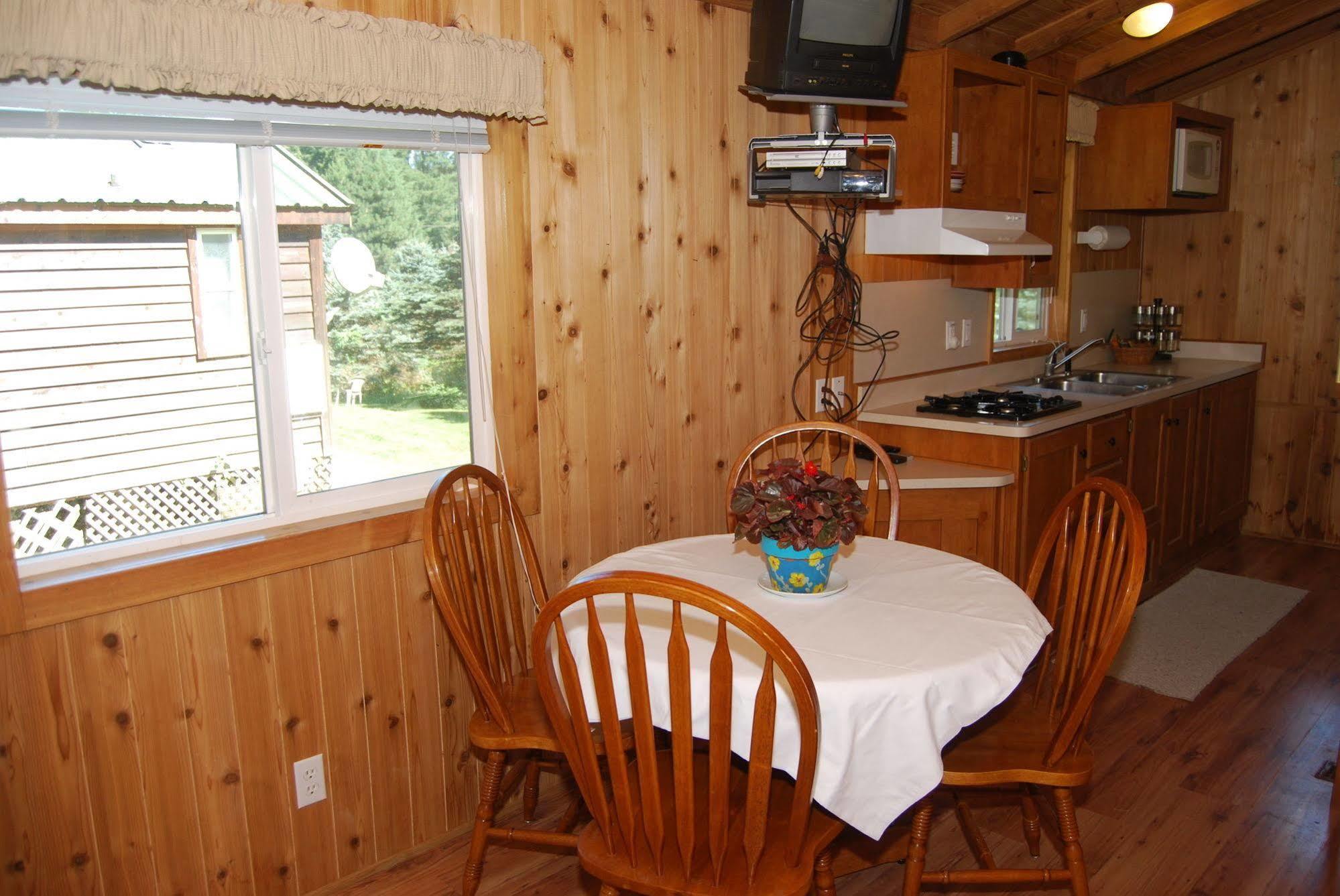 Thunderbird Rv & Camping Resort Monroe Exterior photo